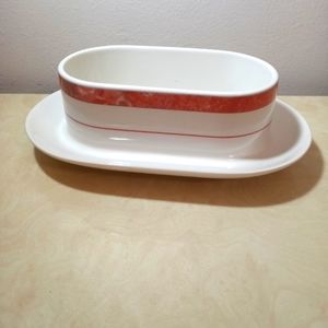 Villeroy And Boch Pristine Siena Gravy Boat With Attached Plate